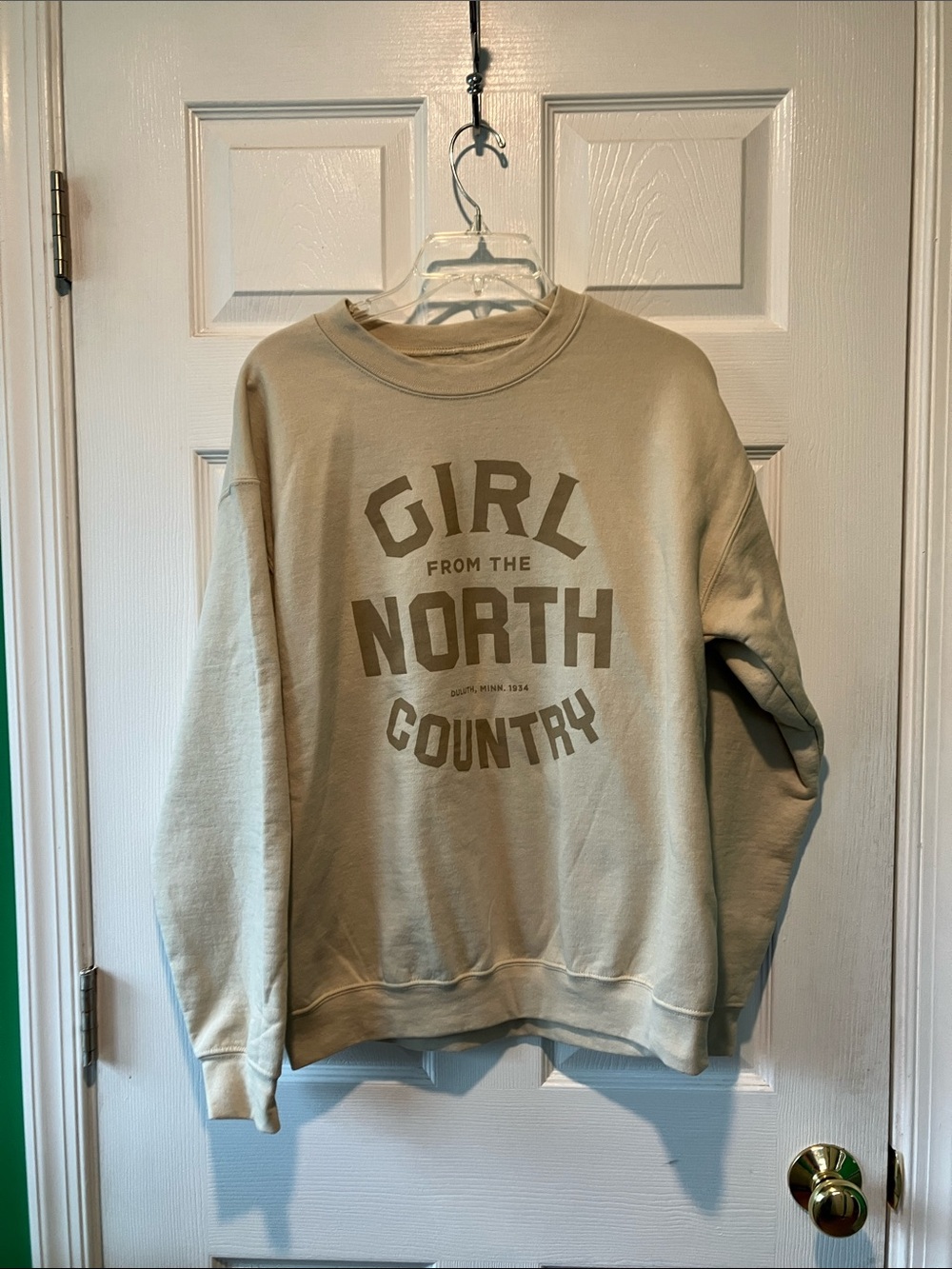 ‘Girl From The North Country' Beige Graphic Crewneck Sweatshirt Duluth Minnesota